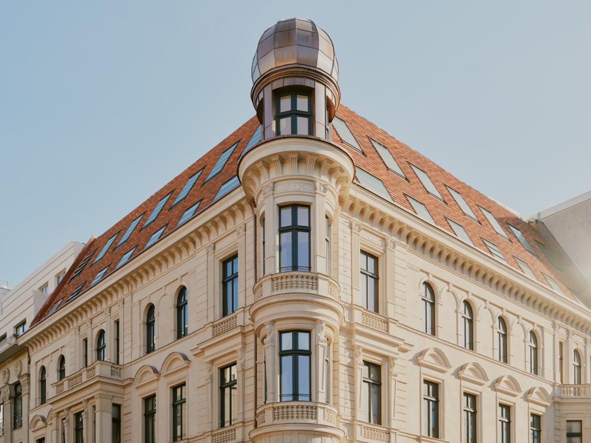 Boutique Hotel Chateau Royal Берлин Екстериор снимка The building of the German National Museum of Photography in Cologne