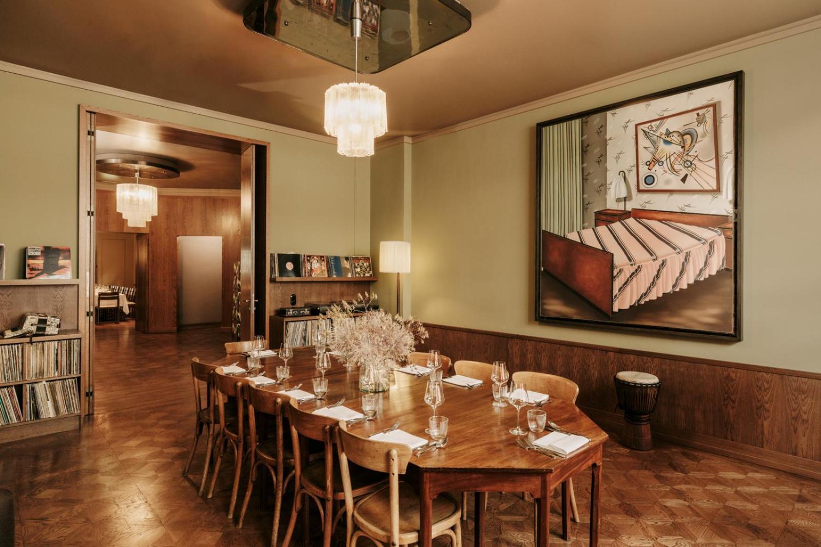 Boutique Hotel Chateau Royal Берлин Екстериор снимка The dining room at The Ivy, 2016