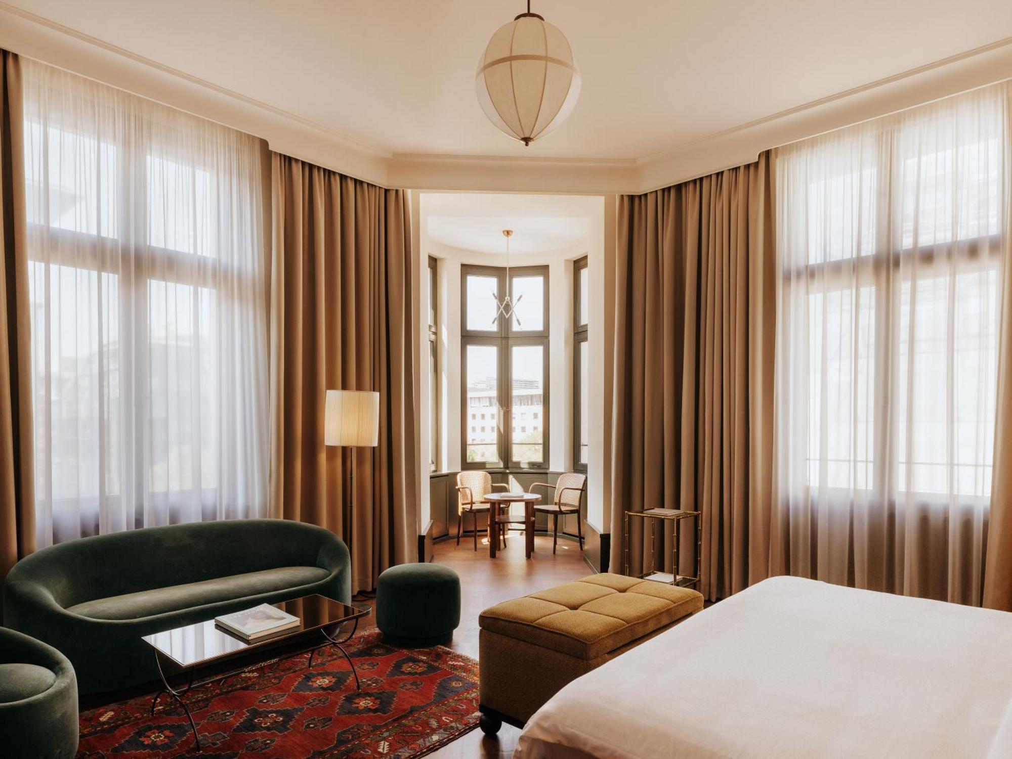 Boutique Hotel Chateau Royal Берлин Екстериор снимка Suite at Hotel Axelmannstein