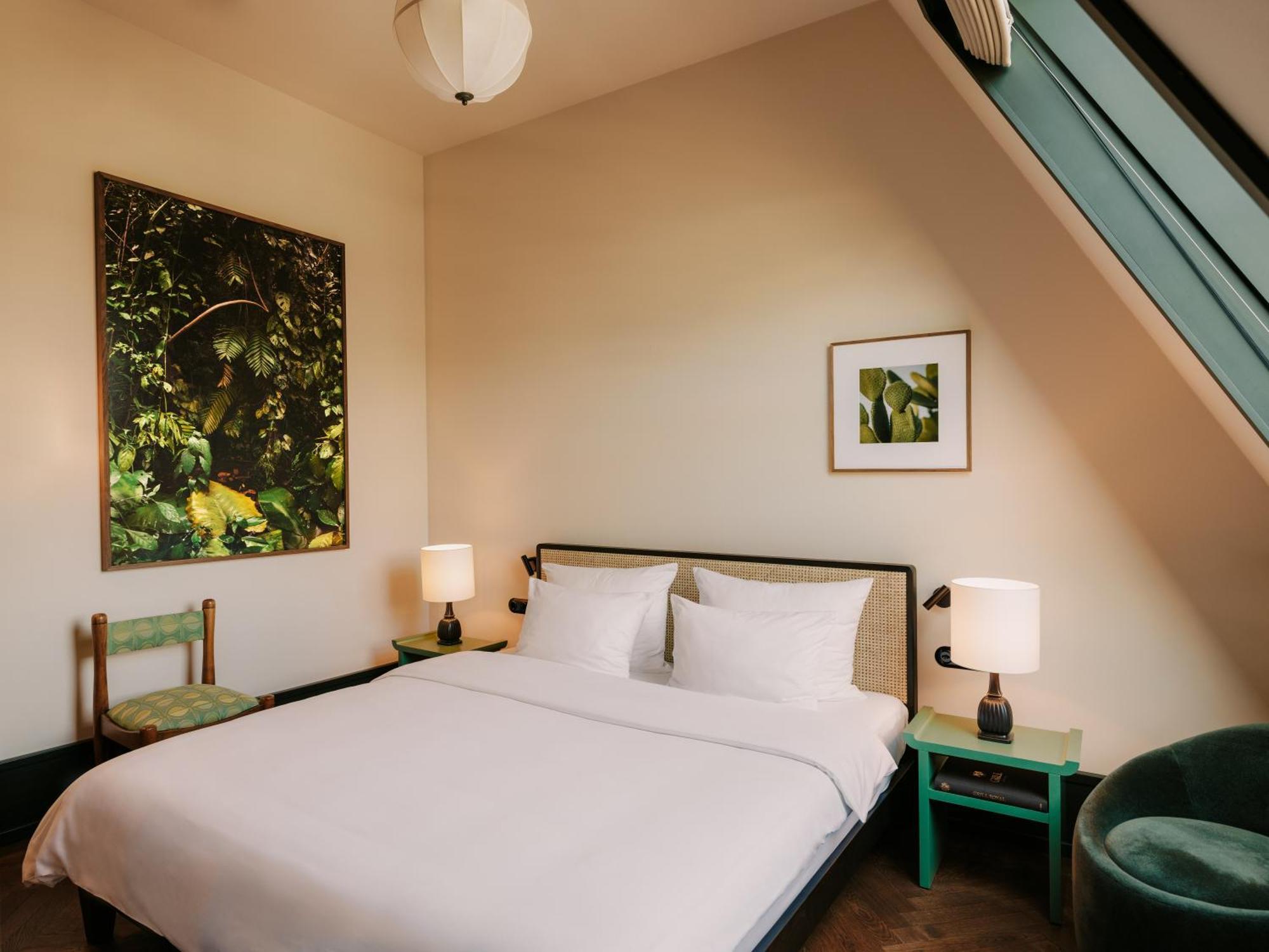 Boutique Hotel Chateau Royal Берлин Екстериор снимка A bedroom at the Standard East Village
